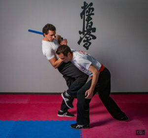 Defense contre baton Krav maga Tours